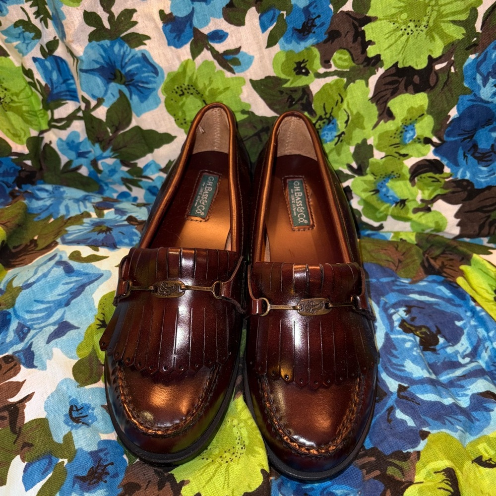 Vintage G.H Bass women’s leather brown loafers